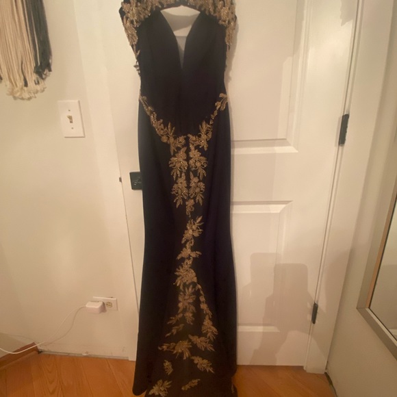 Prom/Formal Gown - Picture 2 of 9